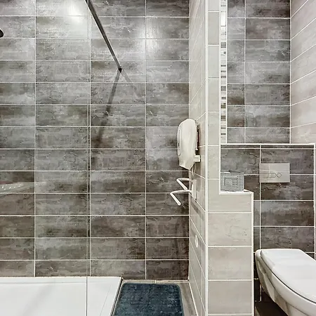 Loft Terrasse Avec Proche Centre Historique *